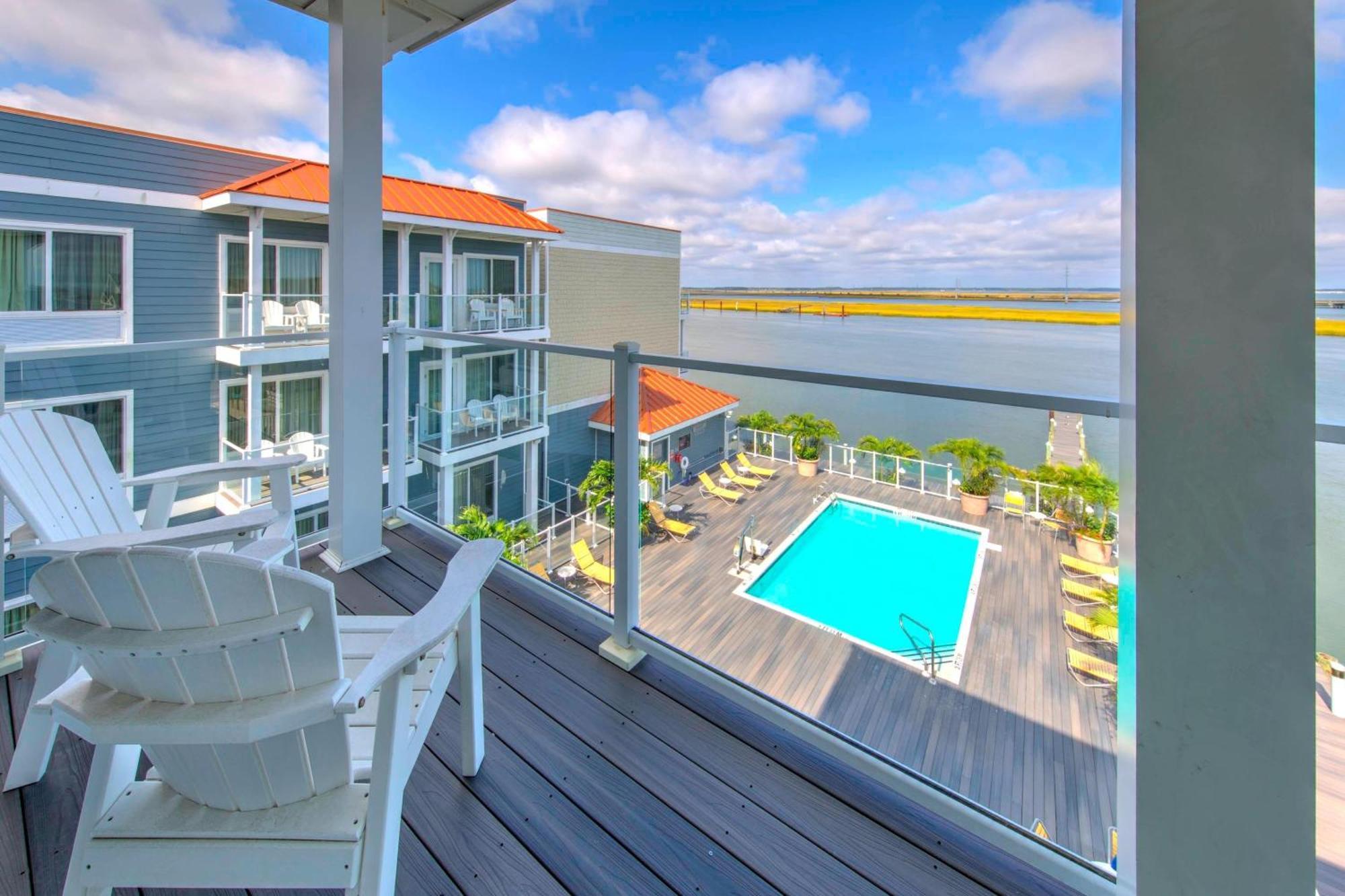 Fairfield Inn & Suites By Marriott Chincoteague Island Waterfront Bagian luar foto